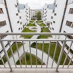 Center By Renters *
