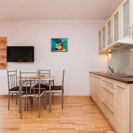 Center By Renters *